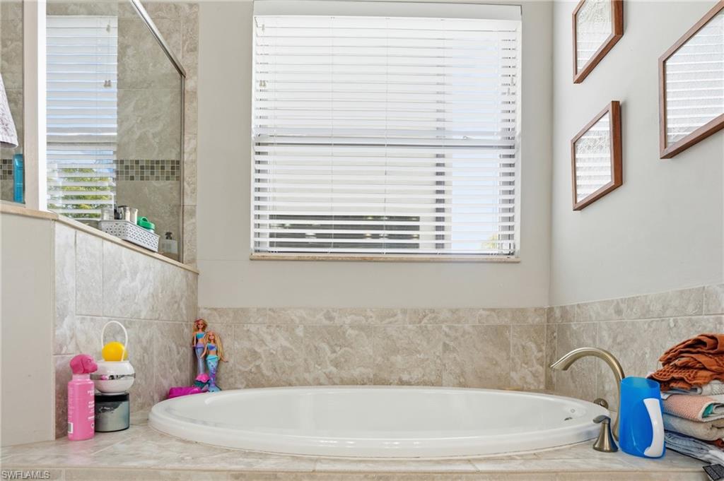 16329 Aberdeen Way Naples, FL 34110 - Photo 17 of 34