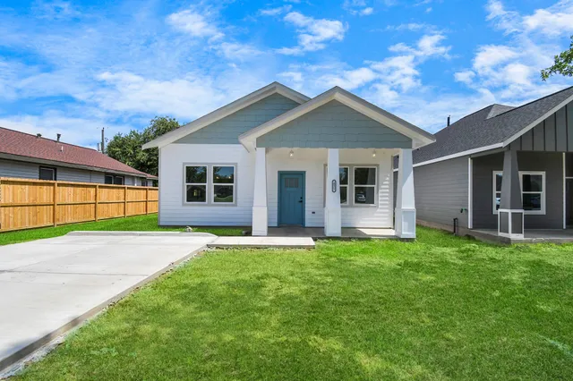 $1,900 | 10917 San Jacinto Drive, La Porte, TX 77571