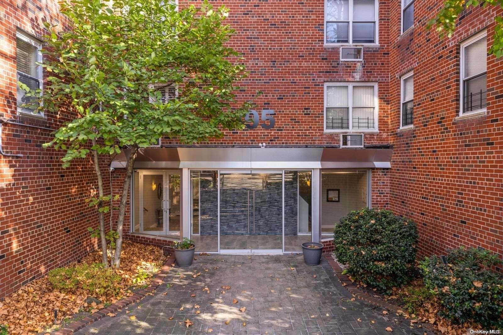 195 South Middle Neck Road, Unit 1A Great Neck, NY 11021 - Photo 1 of 1