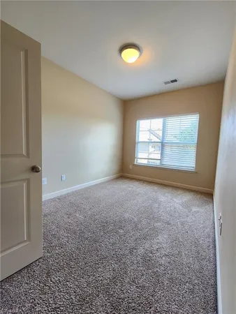 $1,950 | 1915 D Fleming Road, Greensboro, NC 27410