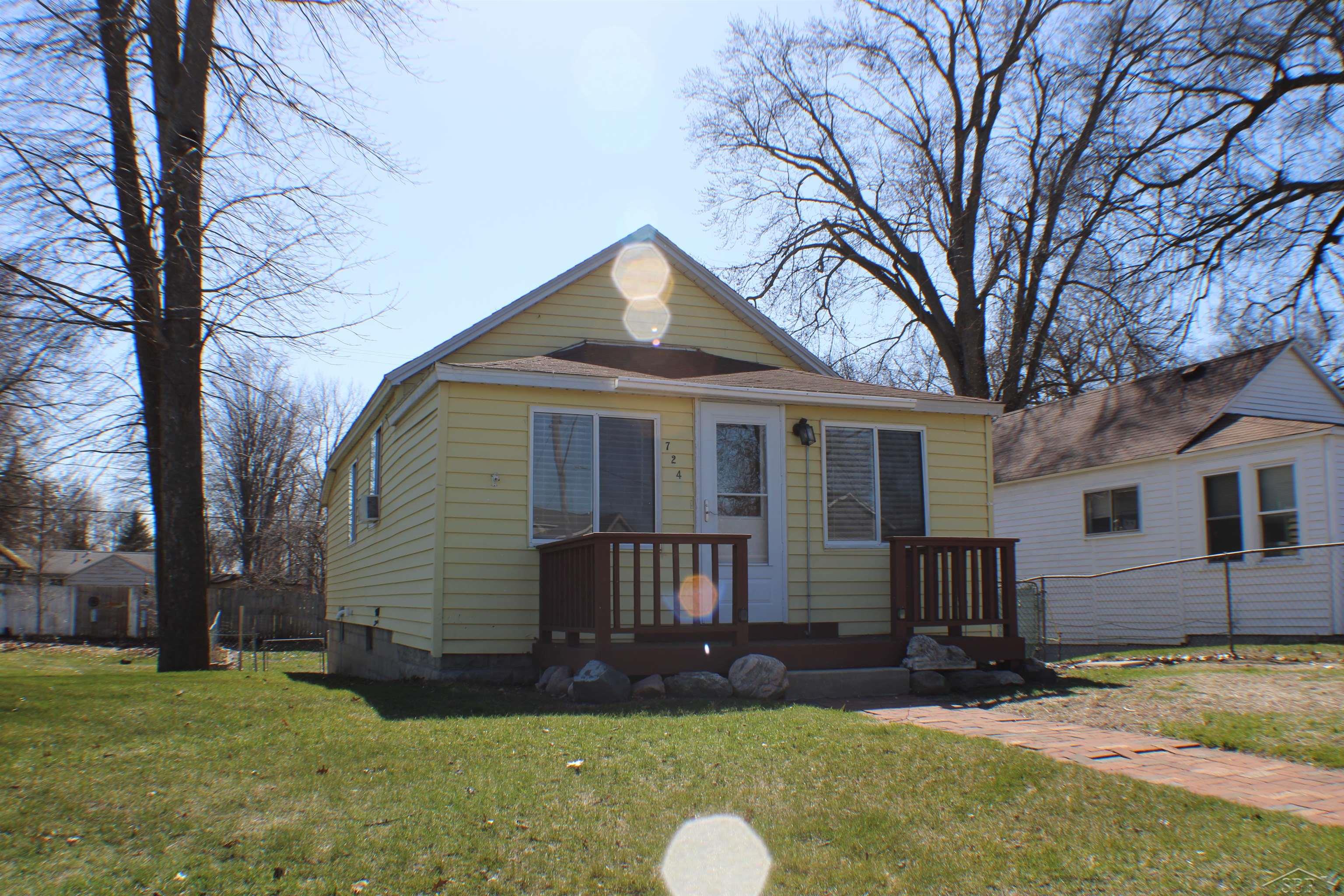 724 Bay Road Bay City, MI 48706 - Photo 21 of 21 50171563-fdc5a4a1-57eb-4716-a57d-ccc5e2de12f3.JPG