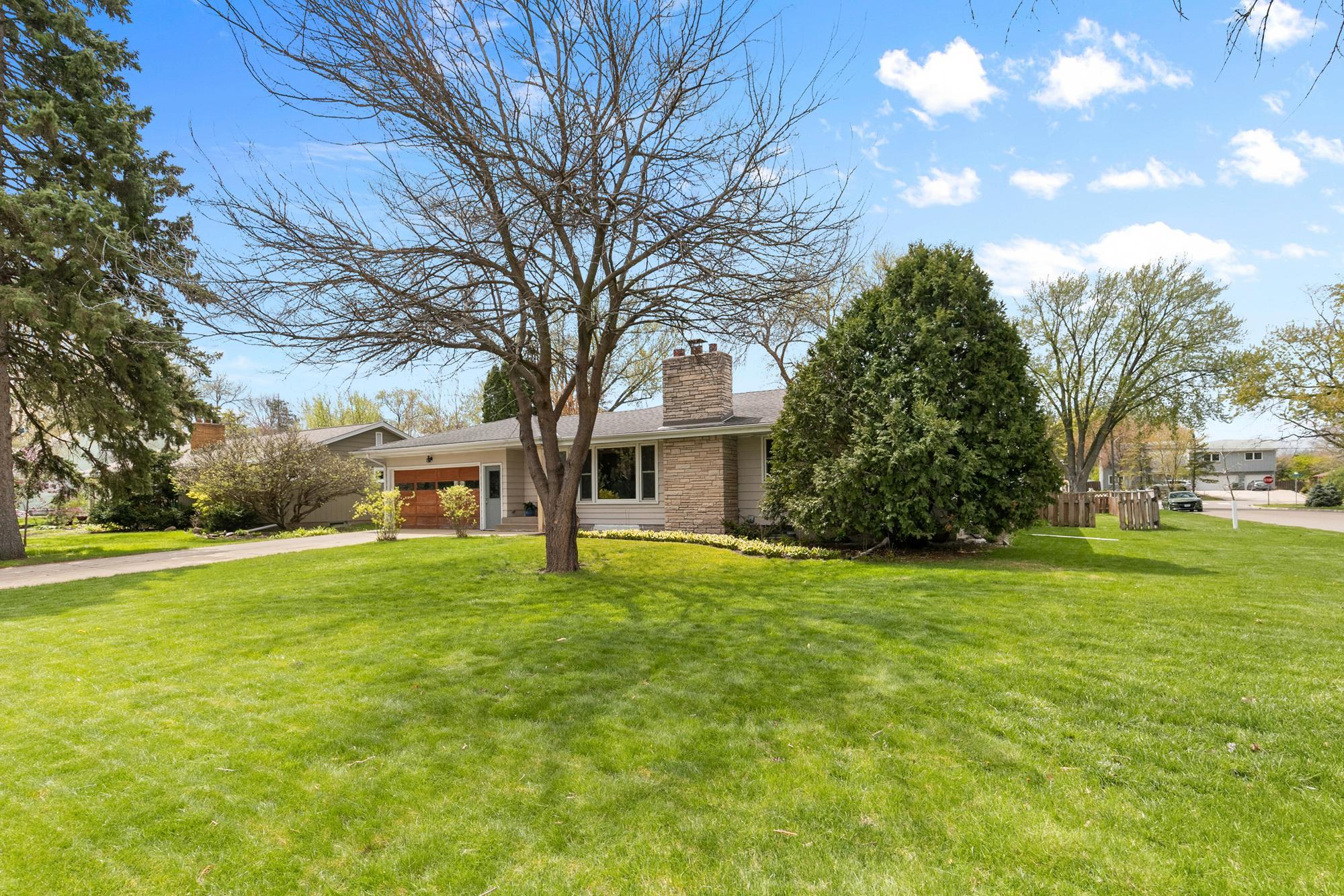 2017 Beacon Street Roseville, MN 55113 - Photo 2 of 36