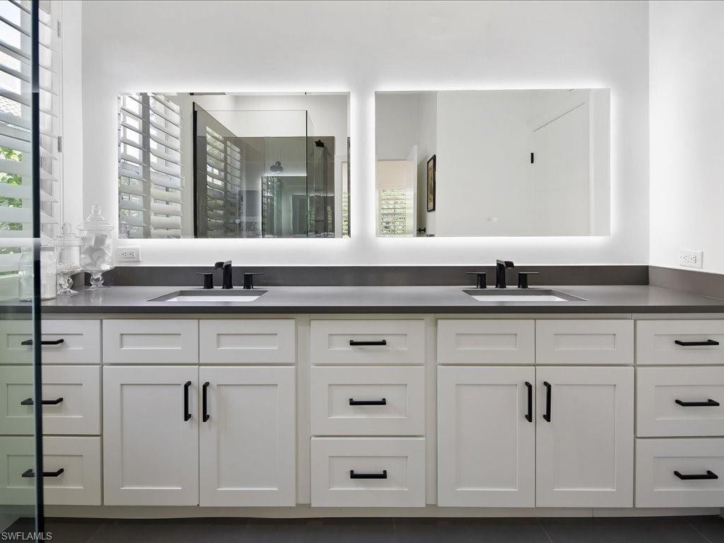 16196 Parque Lane Naples, FL 34110 - Photo 17 of 42