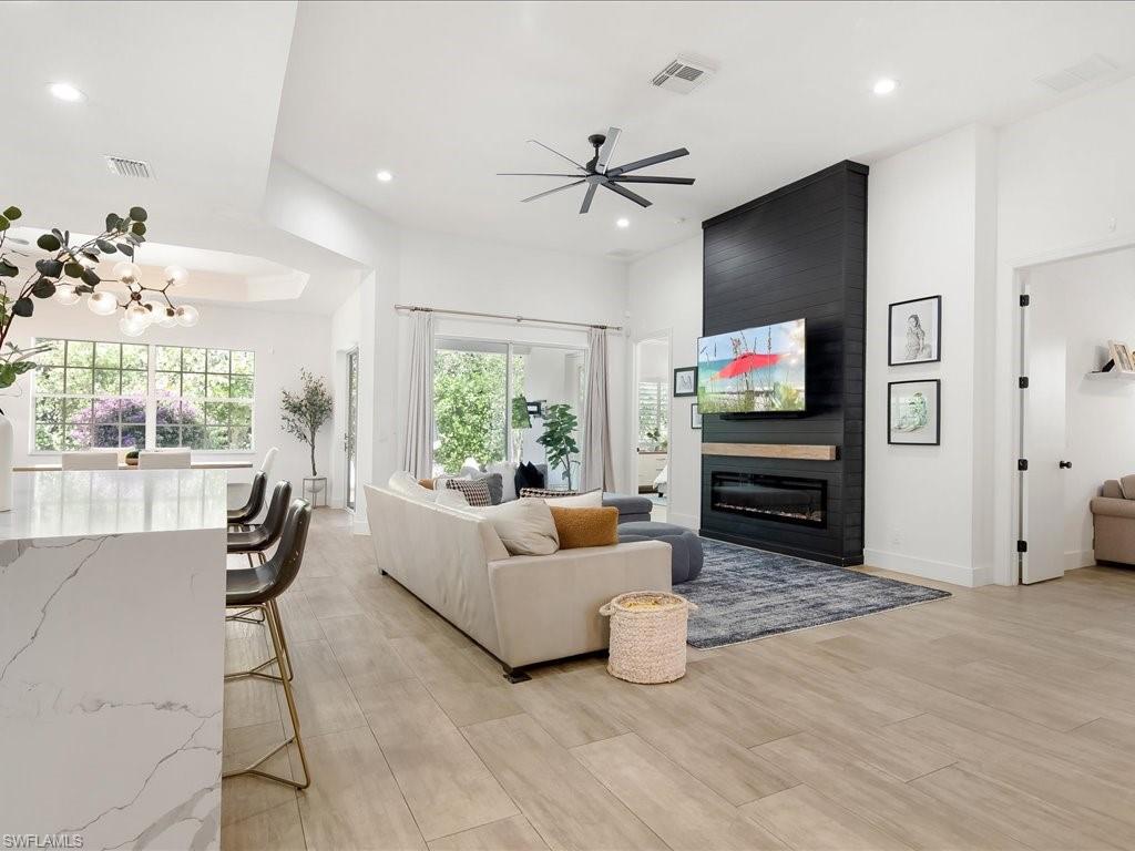 16196 Parque Lane Naples, FL 34110 - Photo 4 of 42