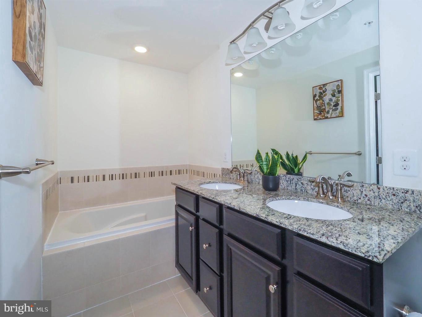 8021 Orchard Grove Road Odenton, MD 21113 - Photo 9 of 11 Primary Bathroom