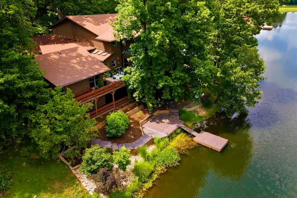 $649,000 | 396 Lake Indian Hills Circle, Carbondale, IL 62902