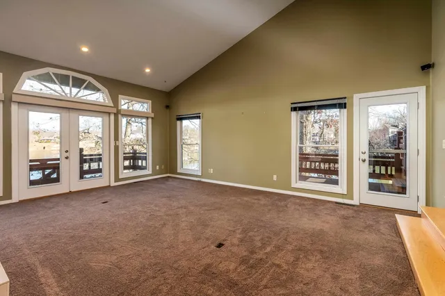 $749,000 | 396 Lake Indian Hills Circle, Carbondale, IL 62902