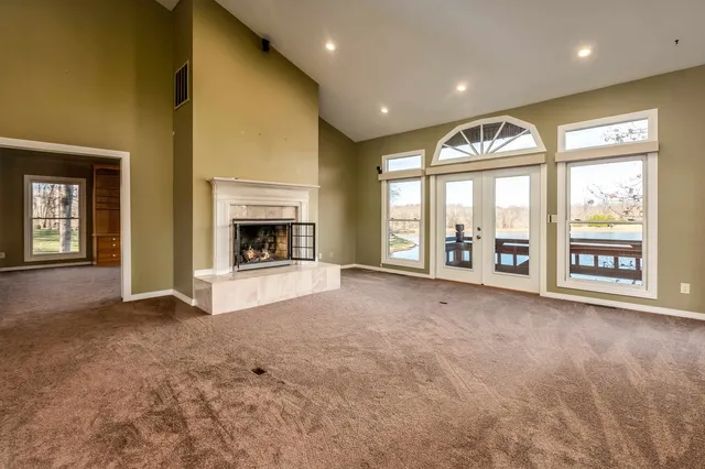 $749,000 | 396 Lake Indian Hills Circle, Carbondale, IL 62902