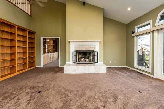 $749,000 | 396 Lake Indian Hills Circle, Carbondale, IL 62902