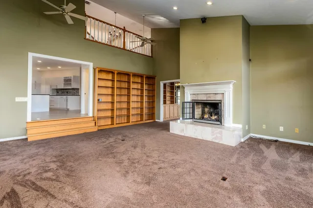 $749,000 | 396 Lake Indian Hills Circle, Carbondale, IL 62902