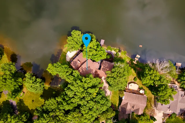 $699,900 | 396 Lake Indian Hills Circle, Carbondale, IL 62902