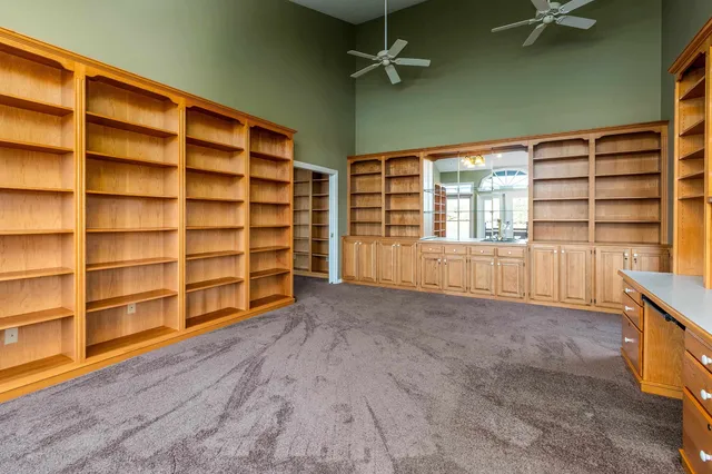 $749,000 | 396 Lake Indian Hills Circle, Carbondale, IL 62902