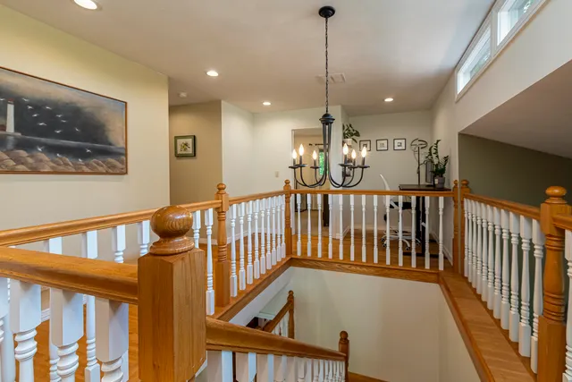 $749,000 | 396 Lake Indian Hills Circle, Carbondale, IL 62902