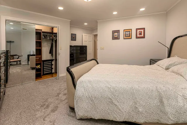 $749,000 | 396 Lake Indian Hills Circle, Carbondale, IL 62902