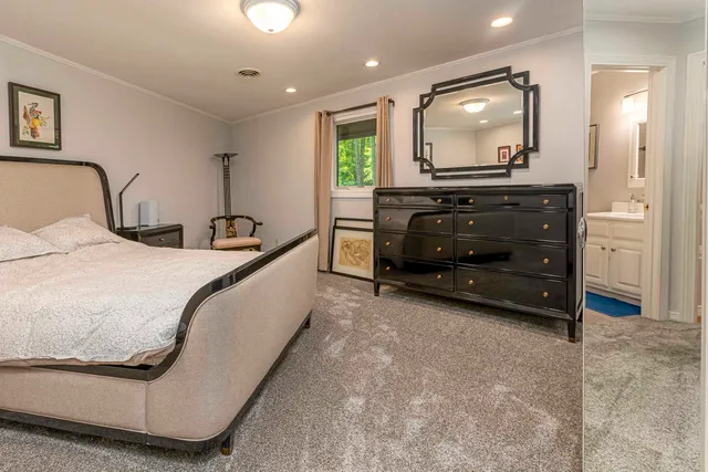 $749,000 | 396 Lake Indian Hills Circle, Carbondale, IL 62902