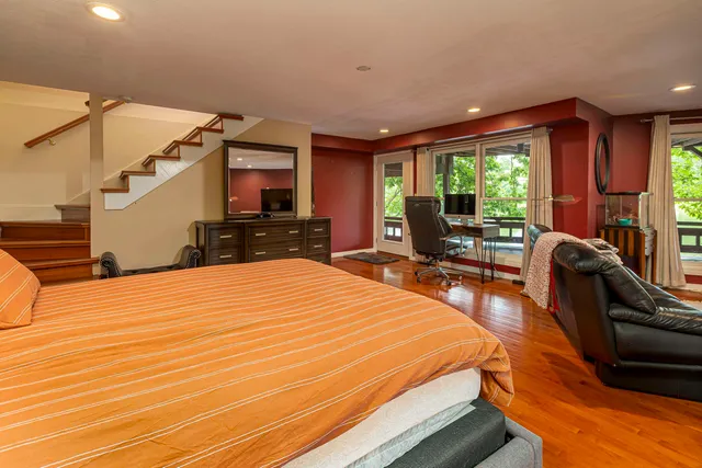 $749,000 | 396 Lake Indian Hills Circle, Carbondale, IL 62902