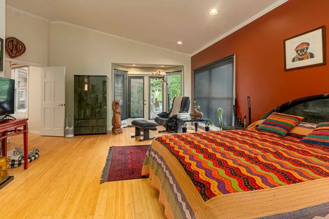 $749,000 | 396 Lake Indian Hills Circle, Carbondale, IL 62902