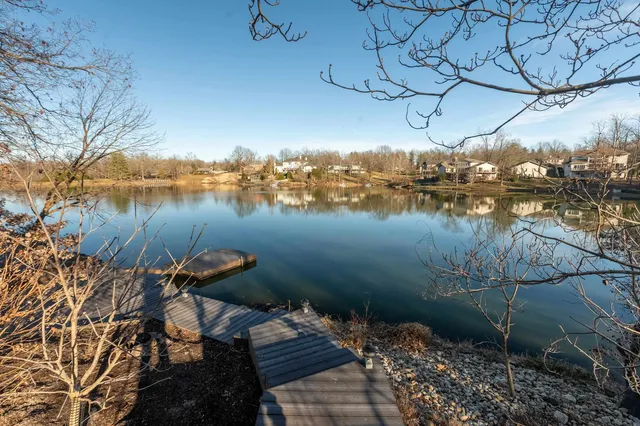 $749,000 | 396 Lake Indian Hills Circle, Carbondale, IL 62902