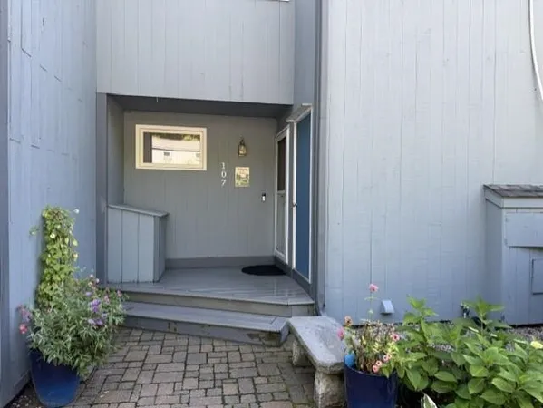 $3,500 | 107 Fairway Drive, Unit 107, Sunapee, NH 03782