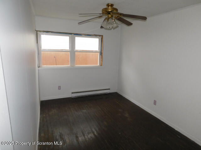 805 Ferdinand Street Scranton, PA 18508 - Photo 9 of 15 an empty room with a window