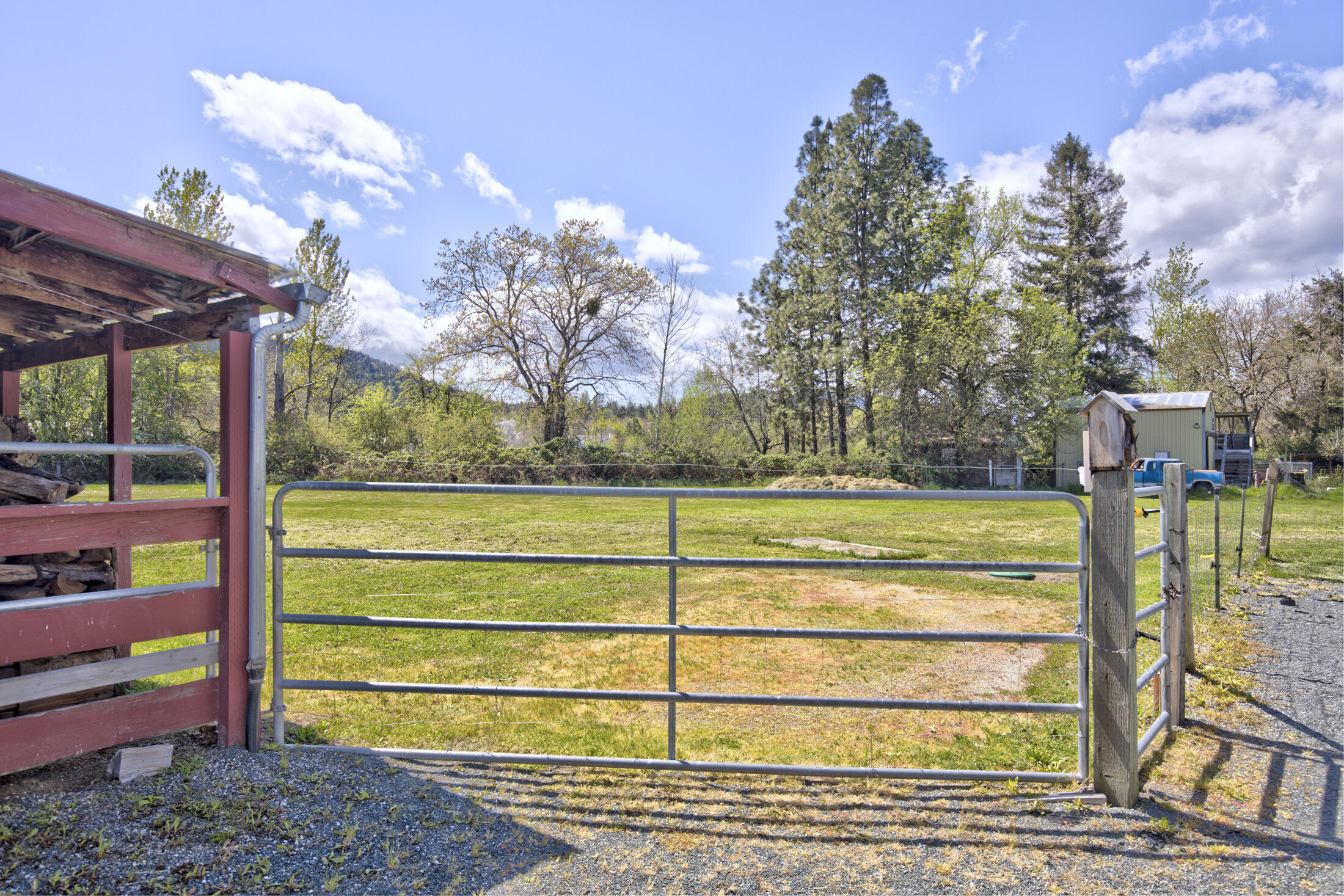 4035 Jerome Prairie Road Grants Pass, OR 97527 - Photo 26 of 32 0R1A5608_09_10_11_12
