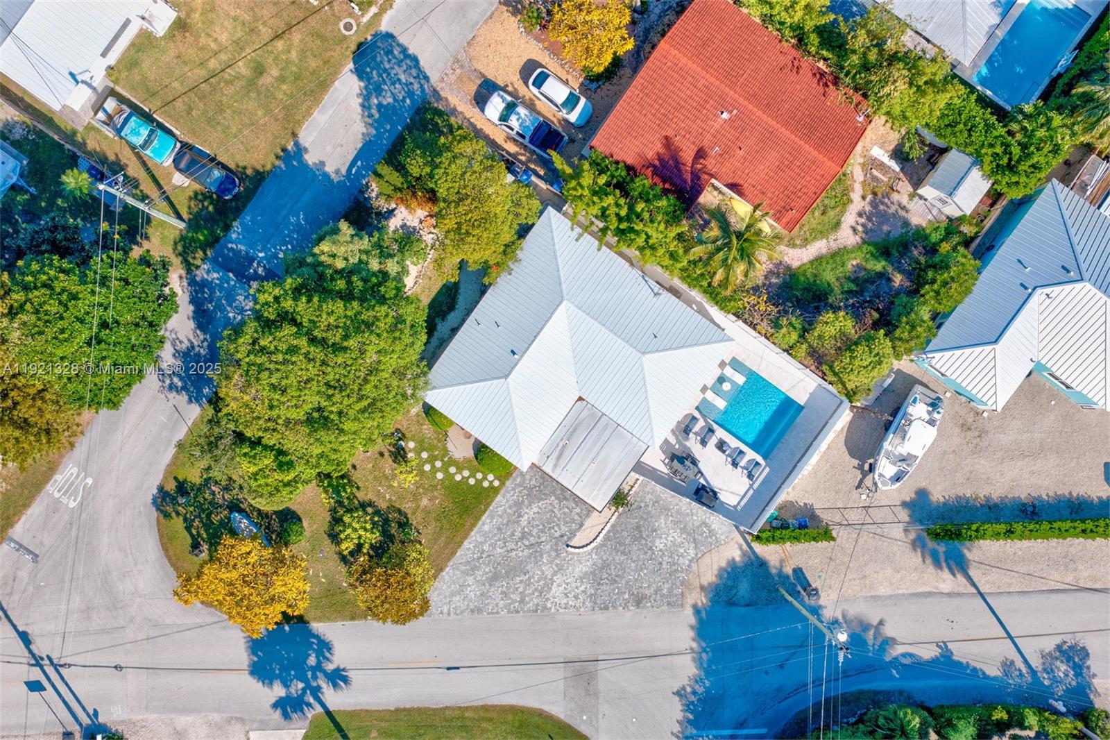 222 2nd Road Key Largo, FL 33037 - Photo 41 of 43 an aerial view of a house