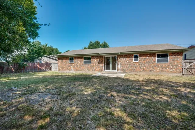 $249,900 | 509 Steeple Ridge Court, Everman, TX 76140