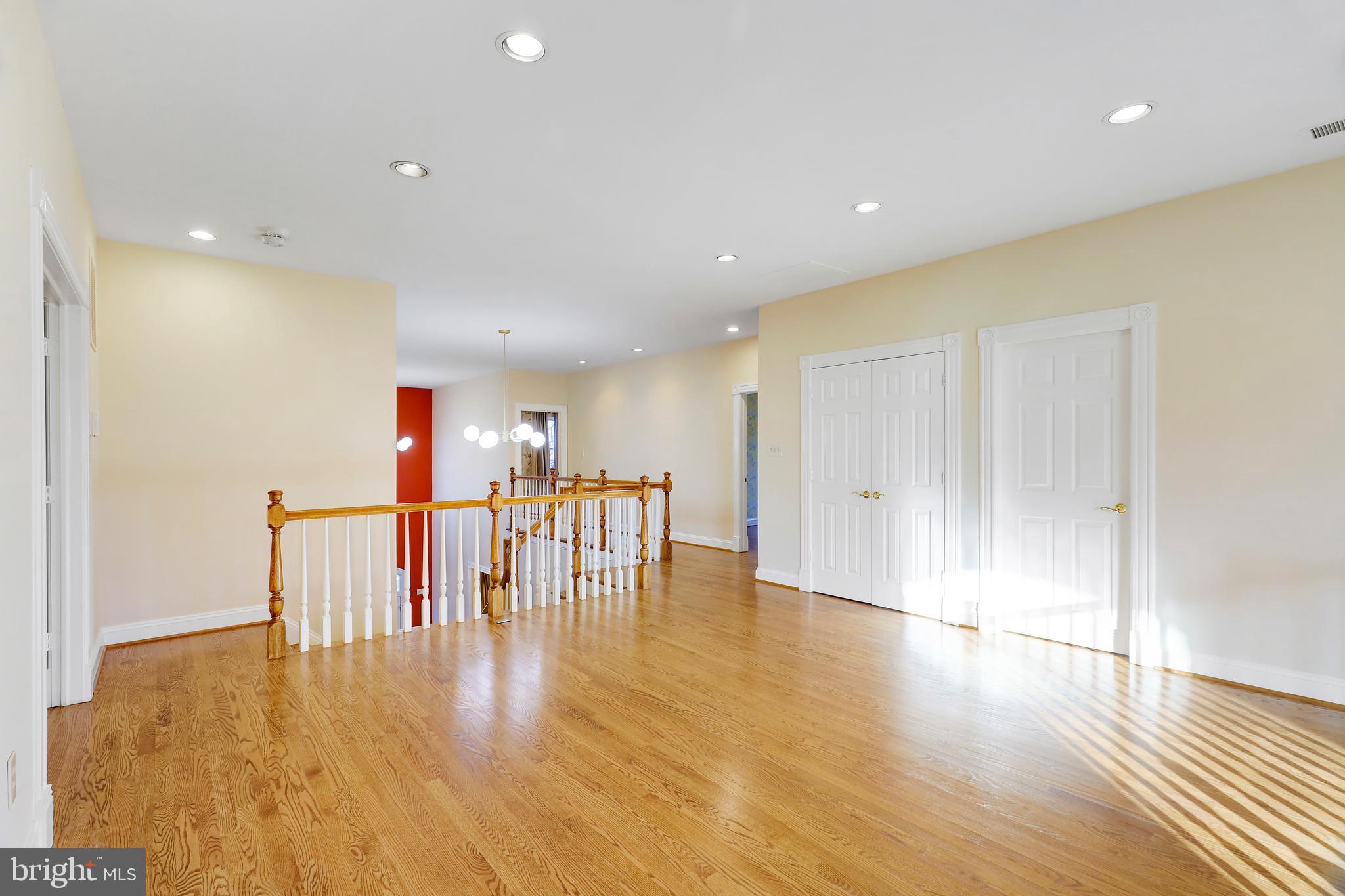 6601 Old Chesterbrook Road McLean, VA 22101 - Photo 21 of 48 Upper Gallery