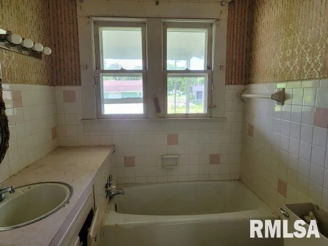 $39,700 | 501 South Dean Street, Royalton, IL 62983