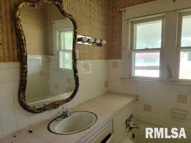 $39,700 | 501 South Dean Street, Royalton, IL 62983