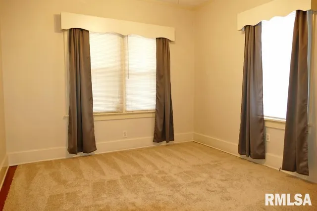 $139,900 | 809 West Eleanor Place, Peoria, IL 61604