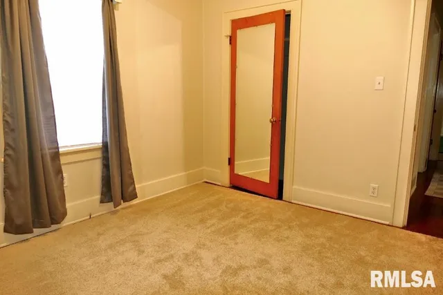 $139,900 | 809 West Eleanor Place, Peoria, IL 61604