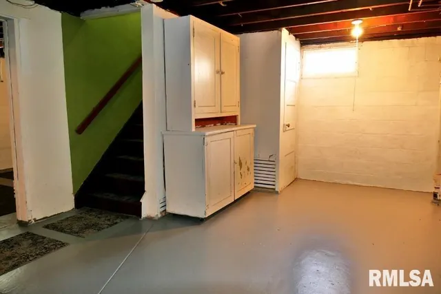 $139,900 | 809 West Eleanor Place, Peoria, IL 61604