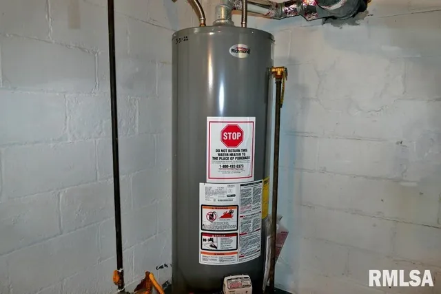 $139,900 | 809 West Eleanor Place, Peoria, IL 61604