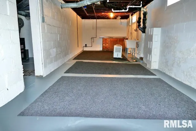 $139,900 | 809 West Eleanor Place, Peoria, IL 61604