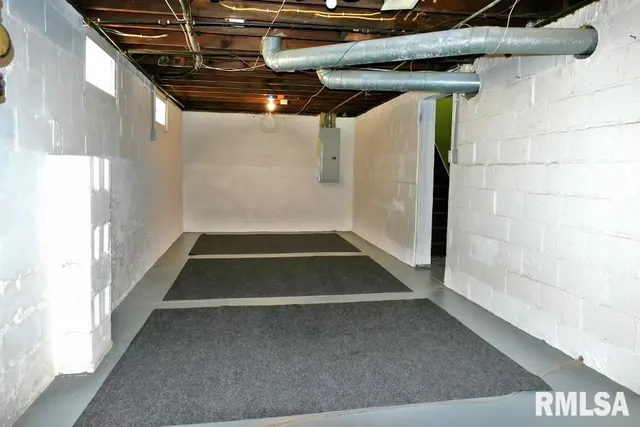 $139,900 | 809 West Eleanor Place, Peoria, IL 61604