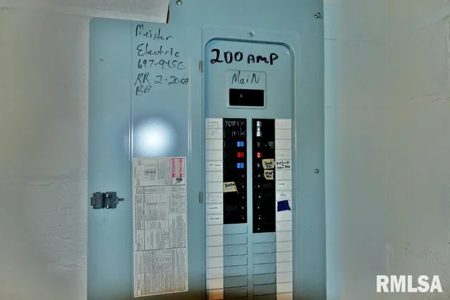 $139,900 | 809 West Eleanor Place, Peoria, IL 61604