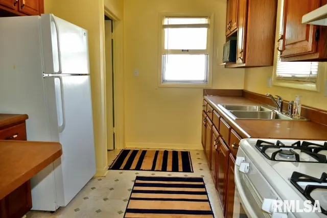 $139,900 | 809 West Eleanor Place, Peoria, IL 61604