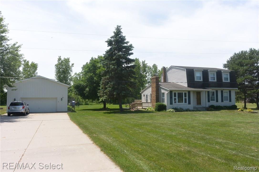 11501 West Frances Road Flushing, MI 48433 - Photo 2 of 28 DSC_2127.JPG
