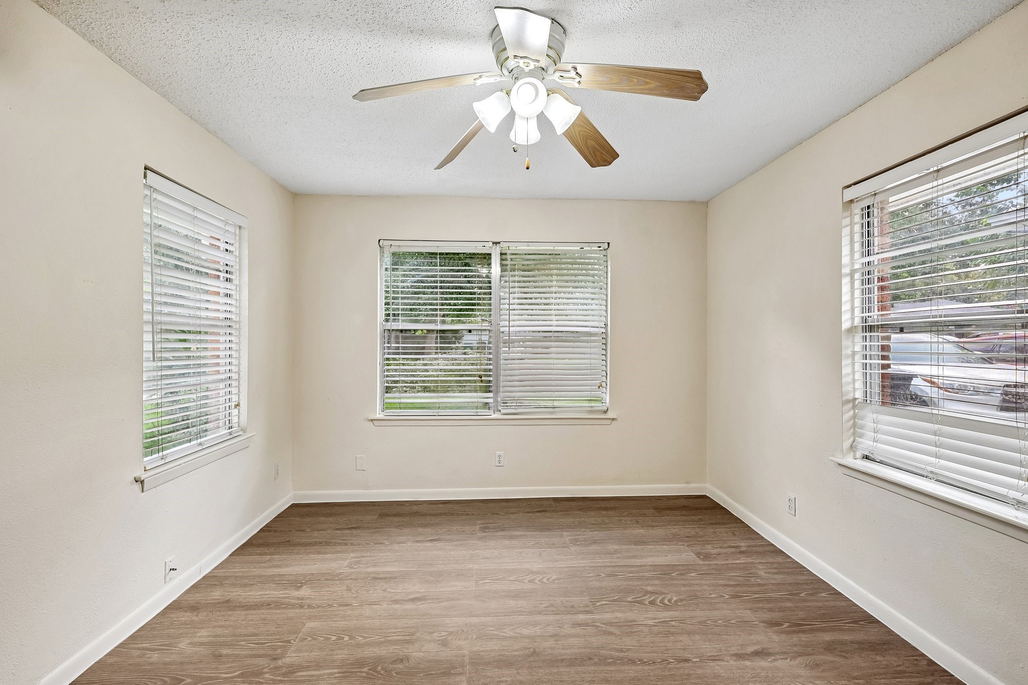 6401 Rowan Lane Houston, TX 77074 - Photo 16 of 21