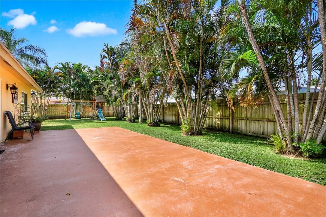 9722 Colorado Court Boca Raton, FL 33434 - Photo 19 of 24 Yard