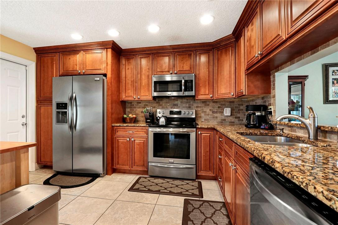 9722 Colorado Court Boca Raton, FL 33434 - Photo 3 of 24 Remodeled eat-in kitchen