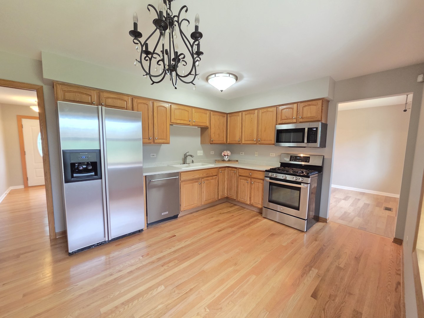 8112 Rutherford Drive Woodridge, IL 60517 - Photo 9 of 30