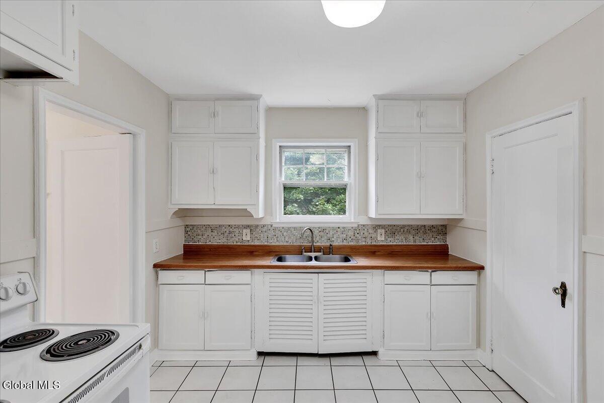 140 Everett Road Colonie, NY 12211 - Photo 12 of 24 13-140 Everett Rd-20
