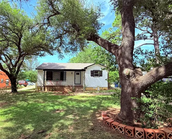 $365,000 | 1133 North Avenue C, Elgin, TX 78621