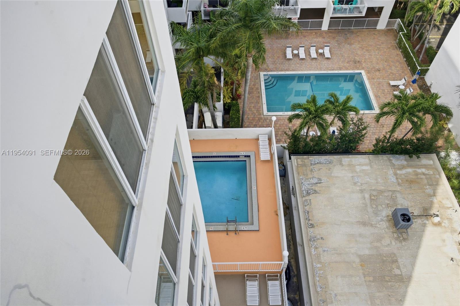 1345 Lincoln Road, Unit 1006 Miami Beach, FL 33139 - Photo 21 of 27 a view of outdoor space