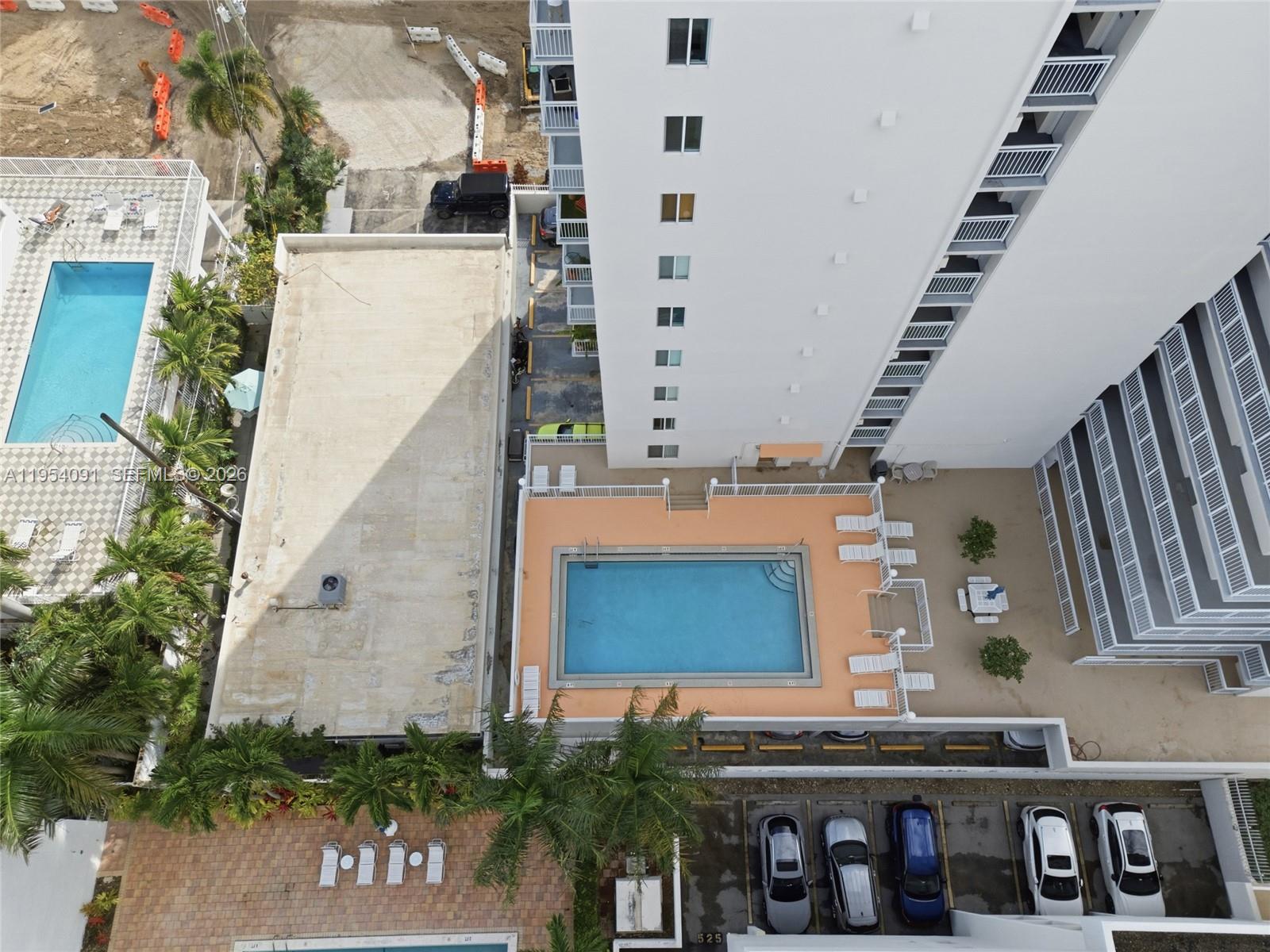 1345 Lincoln Road, Unit 1006 Miami Beach, FL 33139 - Photo 26 of 27 a front view of a building