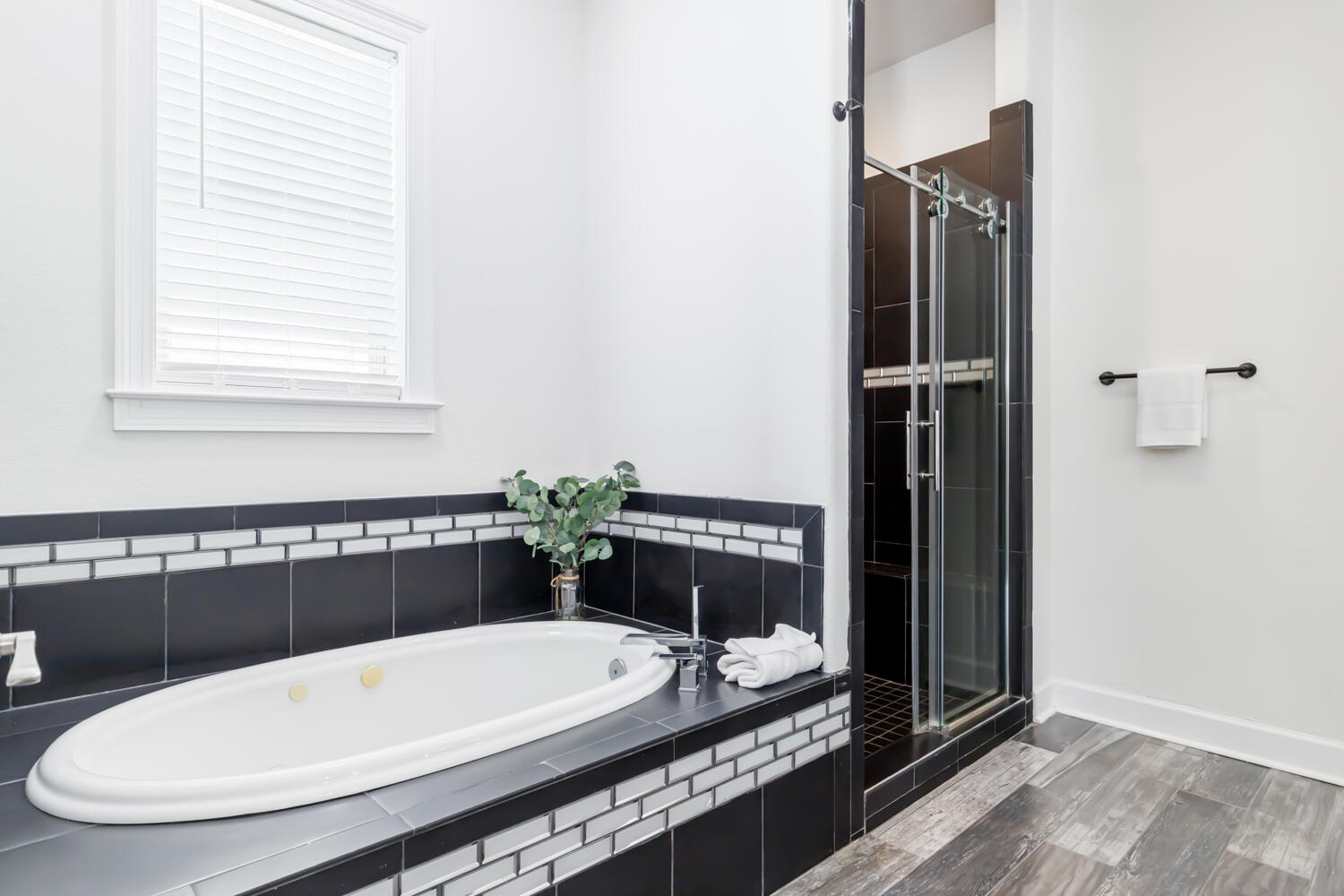 337 Grande Pointe Circle Inlet Beach, FL 32461 - Photo 43 of 73 a bathroom with a tub and shower