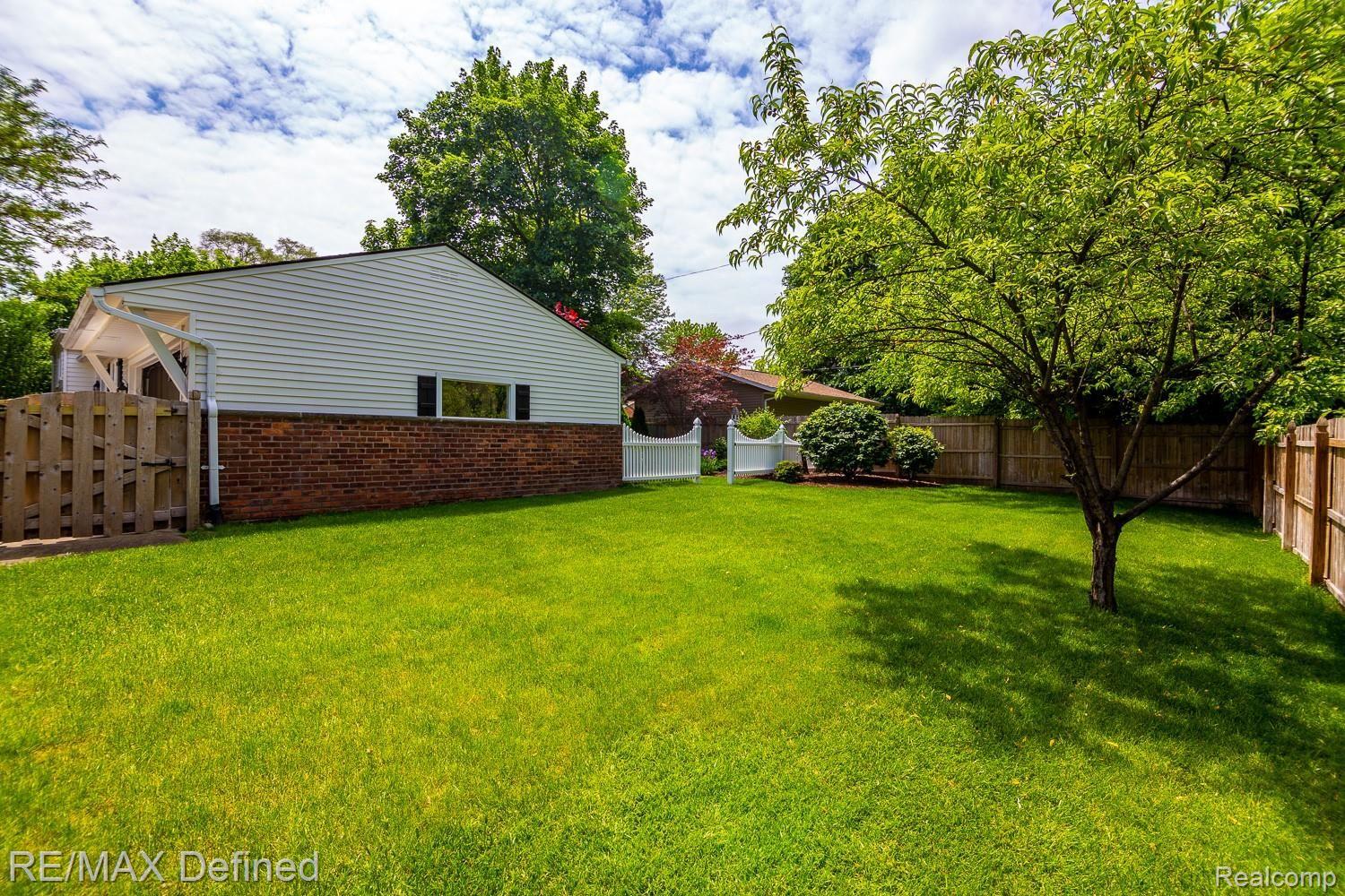 228 North Hill Circle Rochester, MI 48307 - Photo 36 of 43 228 N Hill Cir (14).jpg