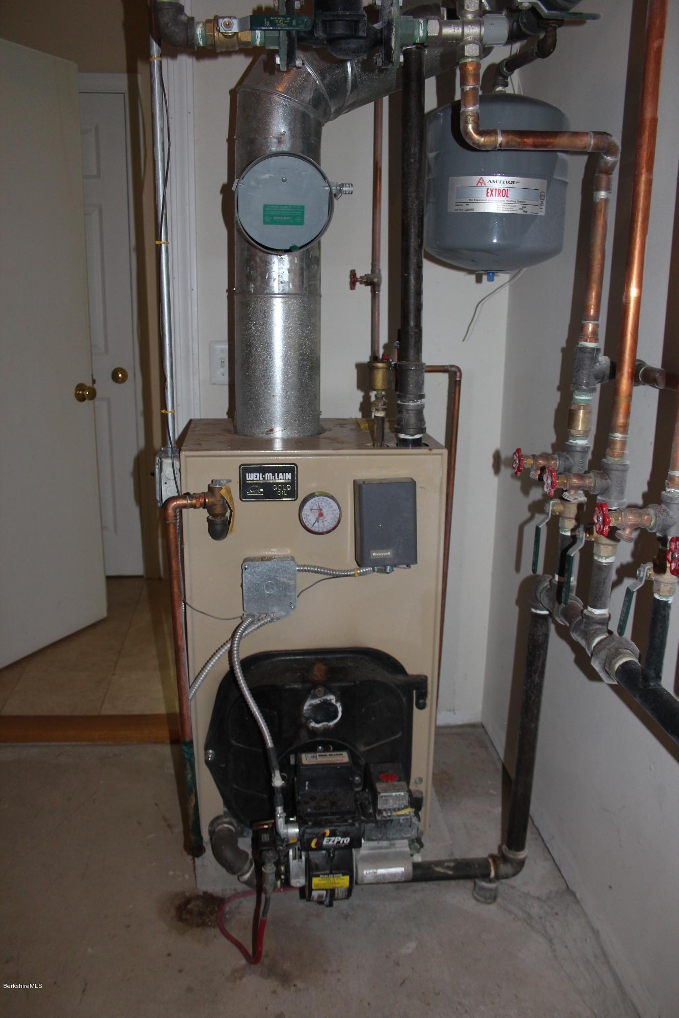 290 Barker Road Pittsfield, MA 01201 - Photo 18 of 30 2014-08-08 11